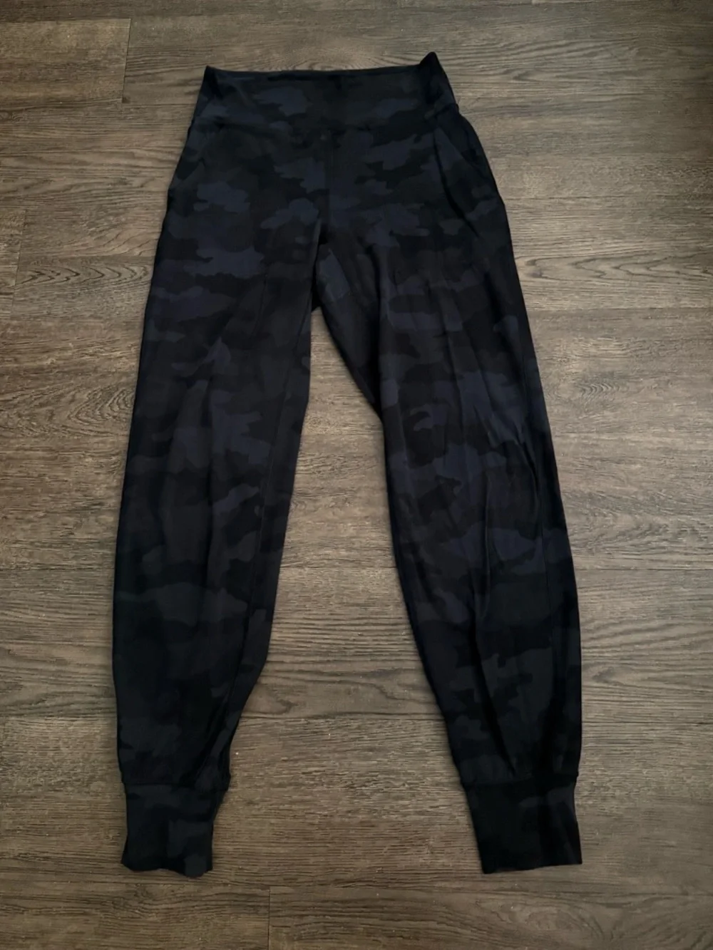 Lululemon Align Jogger Black/Gray Camo Size 6 - Picture 2 of 6